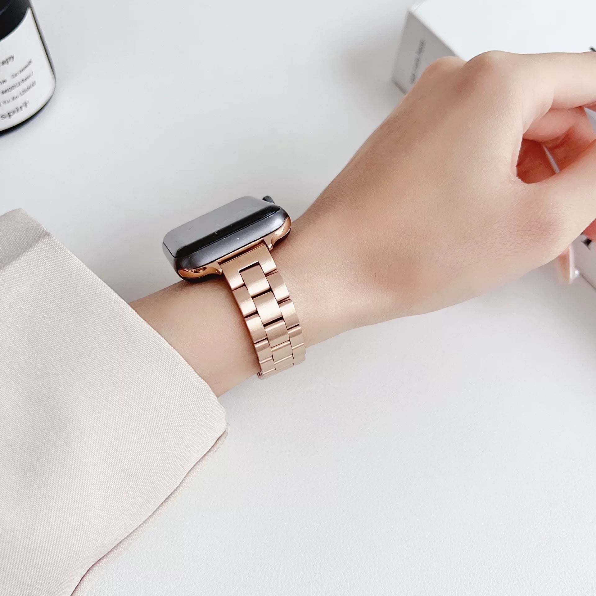 iArmor Damen-Armband mit schmalem Edelstahl-Kettenglied für die Apple Watch